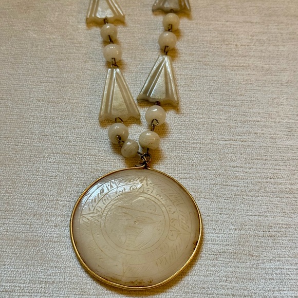 Beautiful Vintage 70s Carved Cream Onyx Beaded Aztec Sun God Necklace - Picture 4 of 5